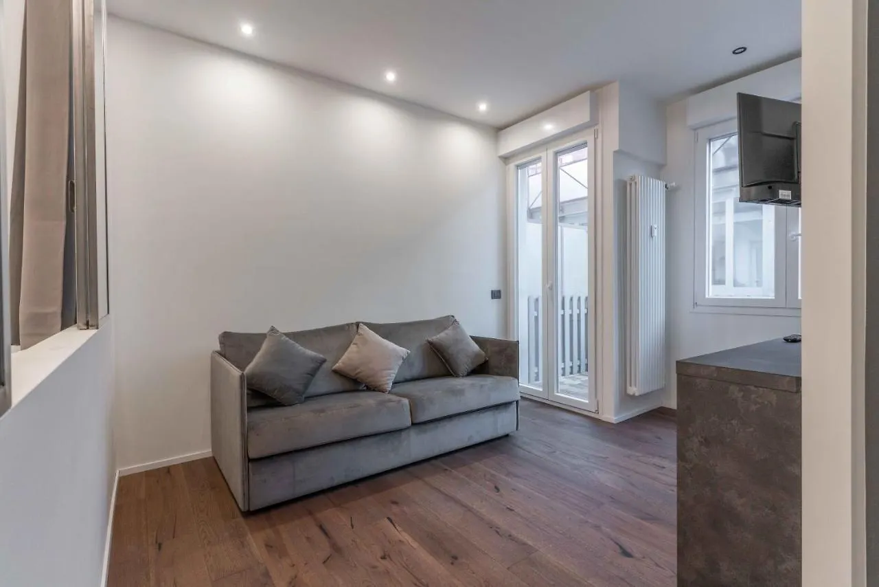 Apartment Au8 - Corso Buenos Aires-Loreto - Luxury - Terrace Milan Italy